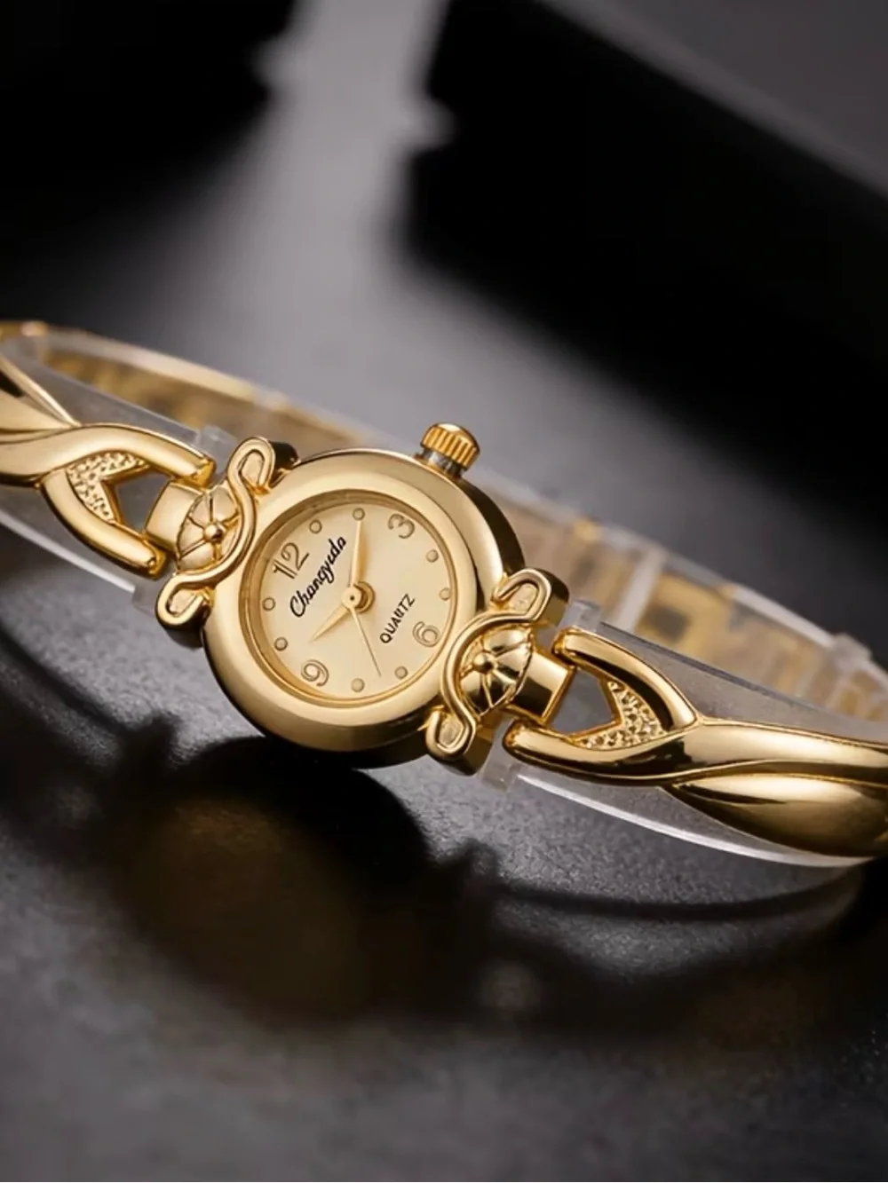 Chasyoda Women's Gold Bracelet Quartz Watch